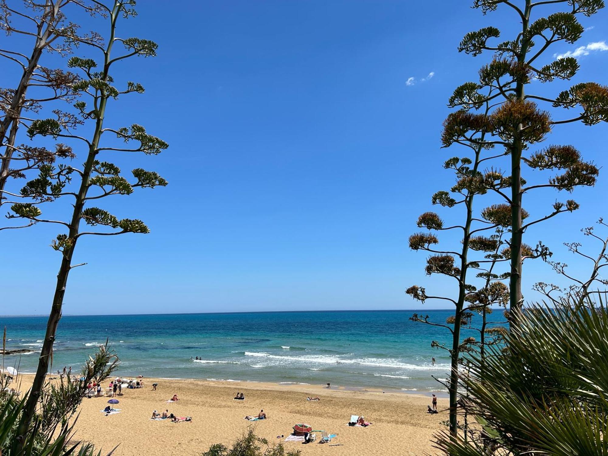 Sealands 50 Meters From The Sandy Beach With Wifi Avola Exterior foto